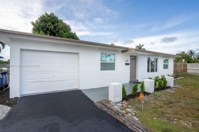 4 of 38 - 3531 Nw 26th St, Lauderdale Lakes, FL