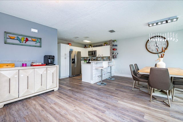 2 of 38 - 216 Nw 118th Dr, Coral Springs, FL