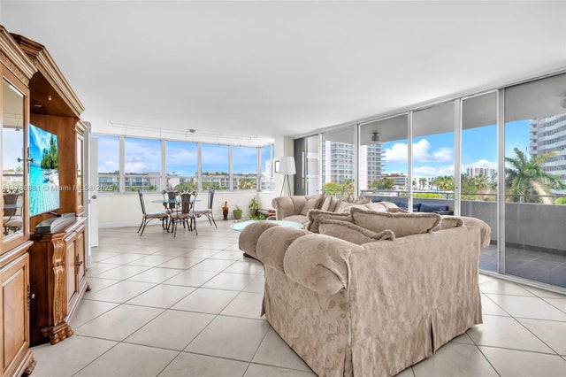 1 of 54 - 11 Island Ave 512, Miami Beach, FL