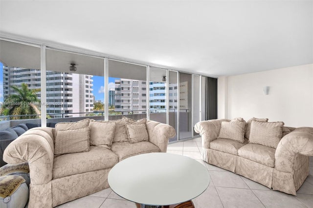 4 of 54 - 11 Island Ave 512, Miami Beach, FL