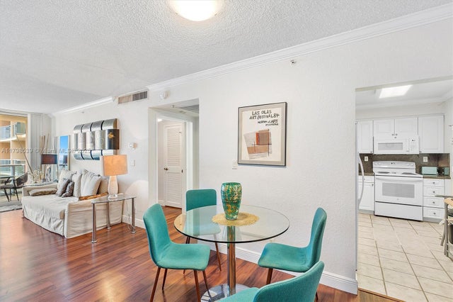 4 of 15 - 2501 S Ocean Dr 1618, Hollywood, FL