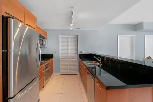 5 of 42 - 253 Ne 2nd St 2201, Miami, FL