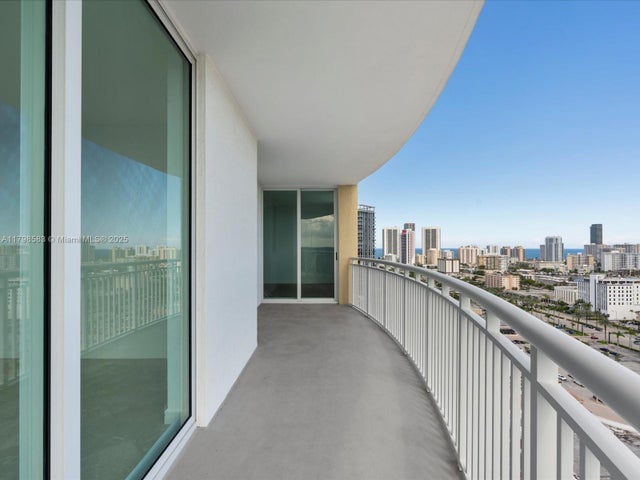 4 of 46 - 1745 E Hallandale Beach Blvd 2007w, Hallandale Beach, FL