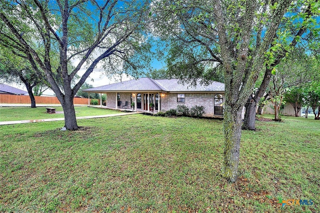 605 & 630 N Graytown Road, St Hedwig