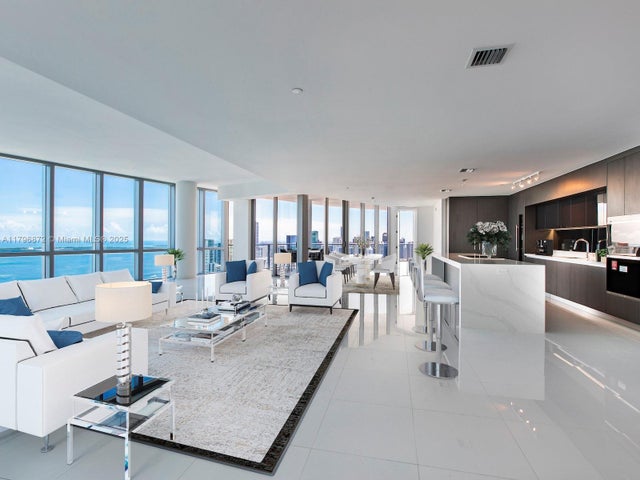 1 of 35 - 851 Ne 1st Ave Ph5011, Miami, FL