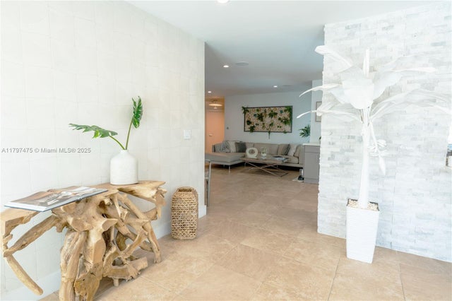 4 of 43 - 2711 Ne 57th Ct, Fort Lauderdale, FL