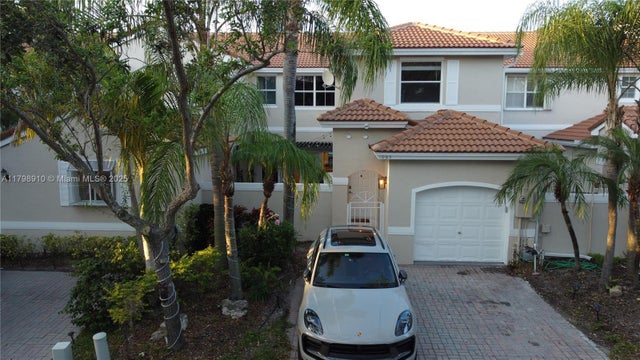 2 of 54 - 1085 River Birch St, Hollywood, FL