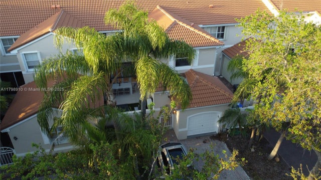 4 of 54 - 1085 River Birch St, Hollywood, FL