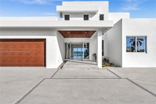 1 of 39 - 10755 Sw 52nd Ter, Miami, FL