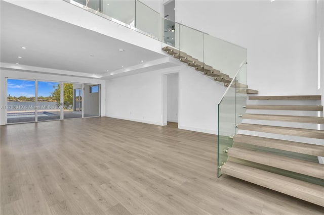 3 of 39 - 10755 Sw 52nd Ter, Miami, FL