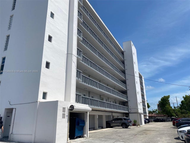 2 of 34 - 1400 Sw 27th Ave 202, Miami, FL