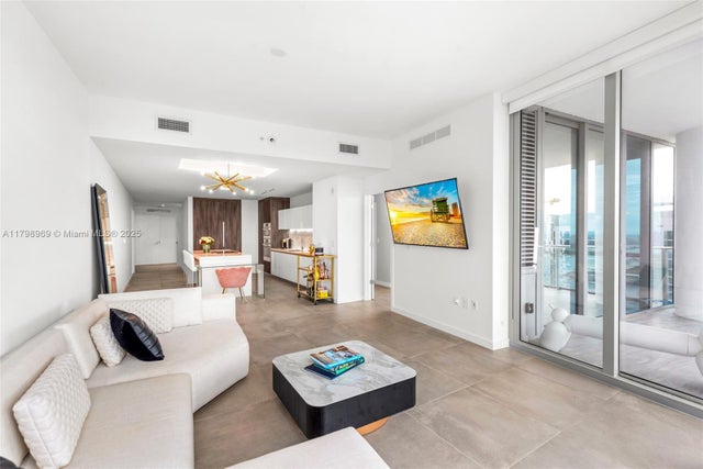 5 of 38 - 851 Ne 1st Ave 4011, Miami, FL