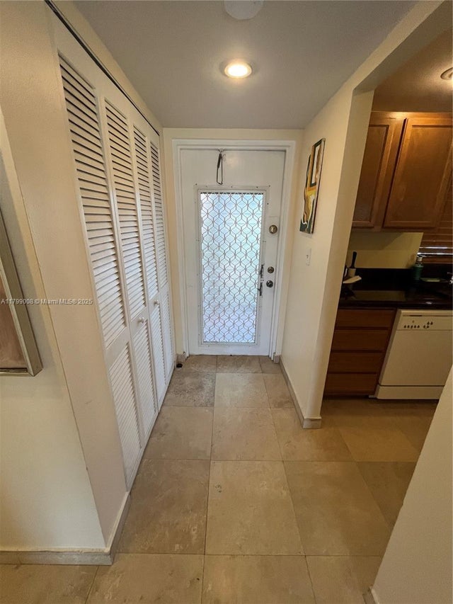 3 of 37 - 9420 Sunrise Lakes Blvd 106, Sunrise, FL