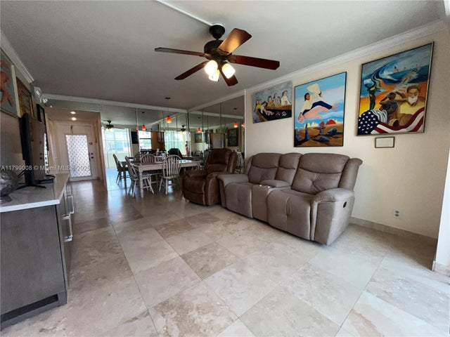 5 of 37 - 9420 Sunrise Lakes Blvd 106, Sunrise, FL
