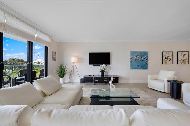 5 of 32 - 9801 Collins Ave 5s, Bal Harbour, FL