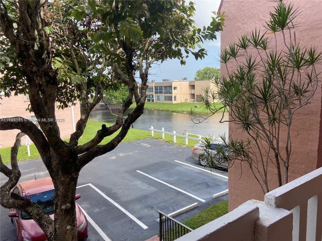 3 of 25 - 9581 Sunrise Lakes Blvd 202, Sunrise, FL