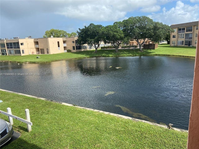 5 of 25 - 9581 Sunrise Lakes Blvd 202, Sunrise, FL