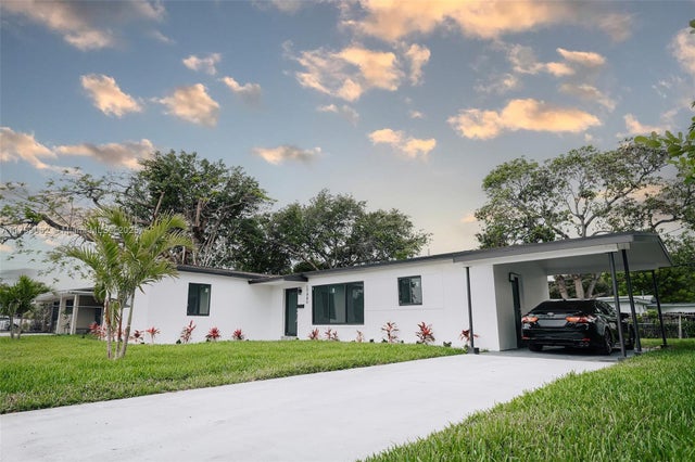2 of 39 - 17940 Nw 13th Ct, Miami Gardens, FL