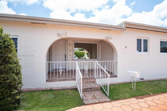 4 of 38 - 241 Nw 46th Ave, Miami, FL