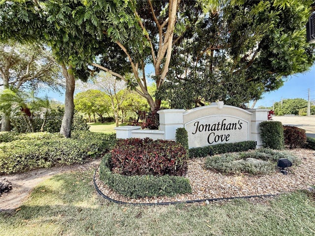 1 of 68 - 4855 Palmbrooke Cir, West Palm Beach, FL