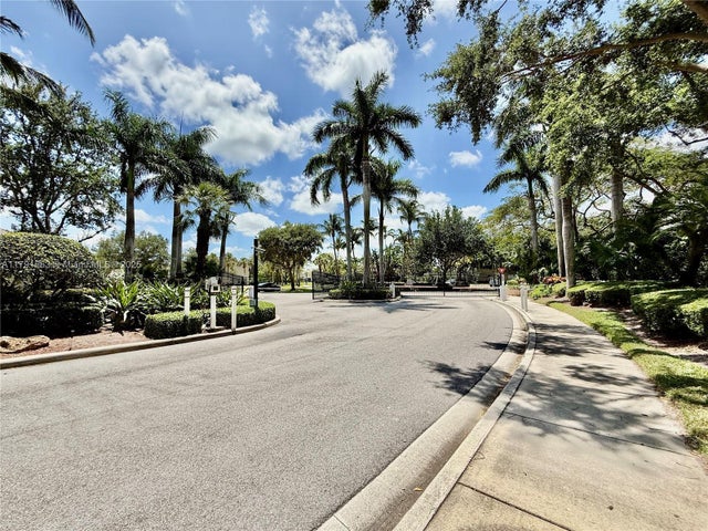 3 of 68 - 4855 Palmbrooke Cir, West Palm Beach, FL