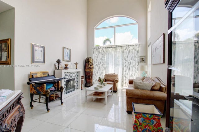 4 of 34 - 1156 Ne 37th Pl, Homestead, FL