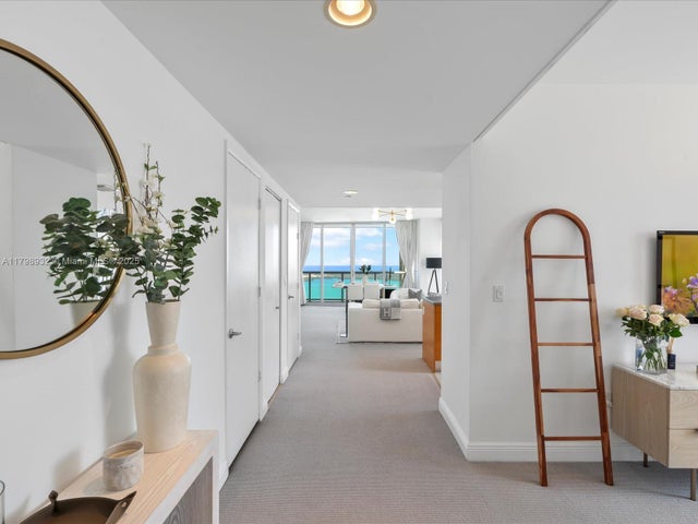1 of 24 - 475 Brickell Ave 5507, Miami, FL