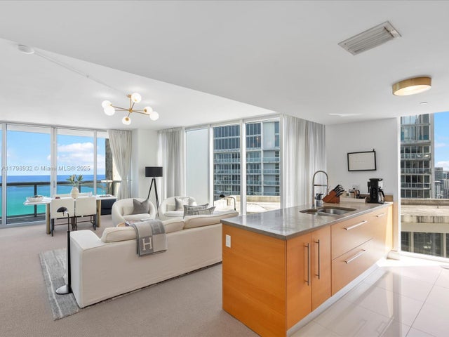 4 of 24 - 475 Brickell Ave 5507, Miami, FL