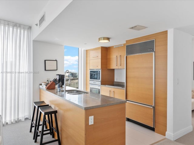 5 of 24 - 475 Brickell Ave 5507, Miami, FL
