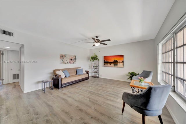 2 of 44 - 711 Se 7th Ave 3, Pompano Beach, FL