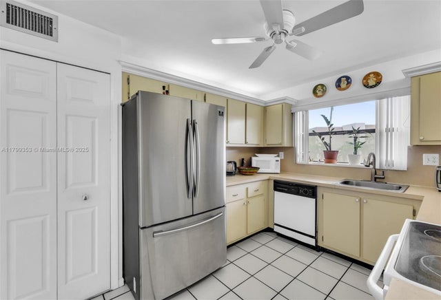 2 of 13 - 10451 Sunrise Lakes Blvd 205, Sunrise, FL