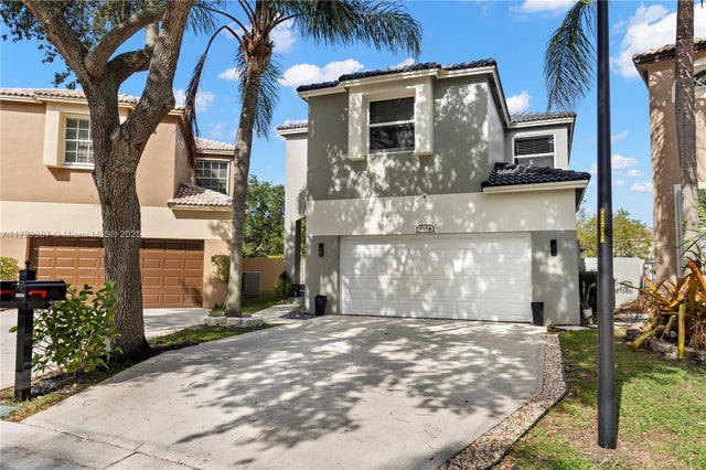 2 of 55 - 5854 Eagle Cay Cir, Coconut Creek, FL