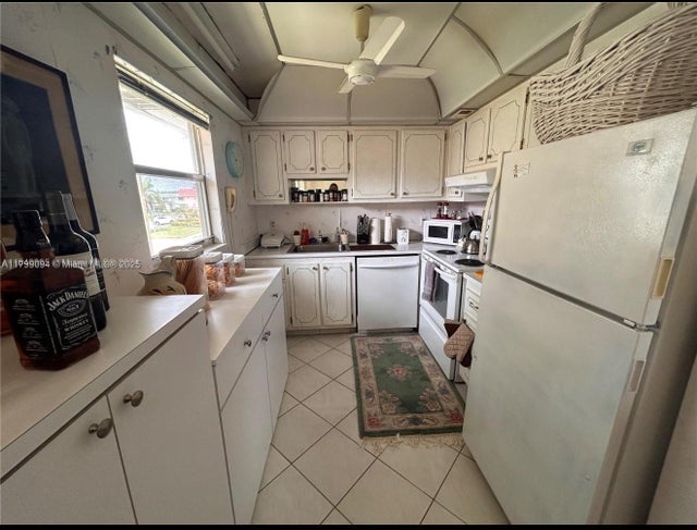 4 of 9 - 92 Saxony B B, Delray Beach, FL