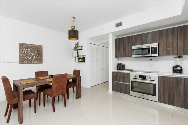 4 of 17 - 488 Ne 18th St 2802, Miami, FL