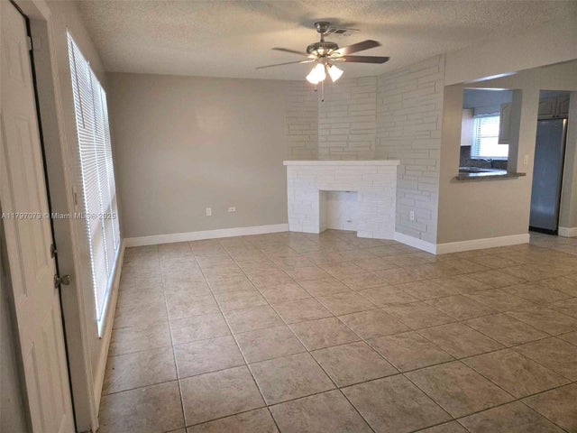 5 of 29 - 7917 Juniper St, Miramar, FL