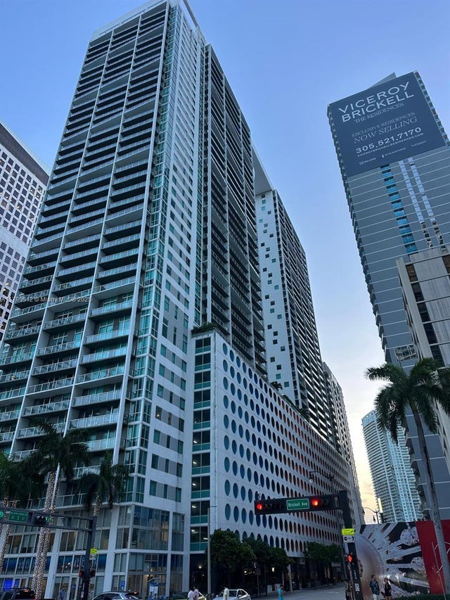 2 of 15 - 500 Brickell Ave 1907, Miami, FL