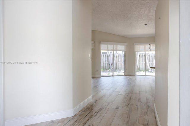 2 of 27 - 10121 Nw 51st Ln, Doral, FL