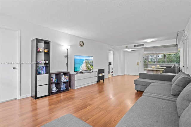 3 of 34 - 251 174th St 212, Sunny Isles Beach, FL