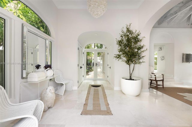 2 of 49 - 3845 Wood Ave, Coconut Grove, FL