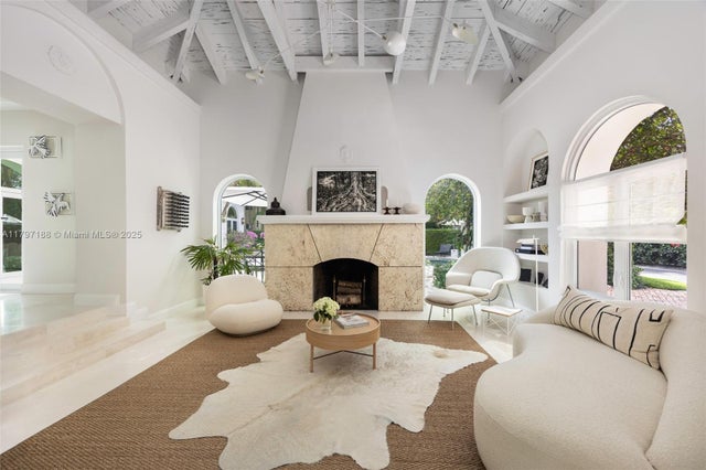 4 of 49 - 3845 Wood Ave, Coconut Grove, FL