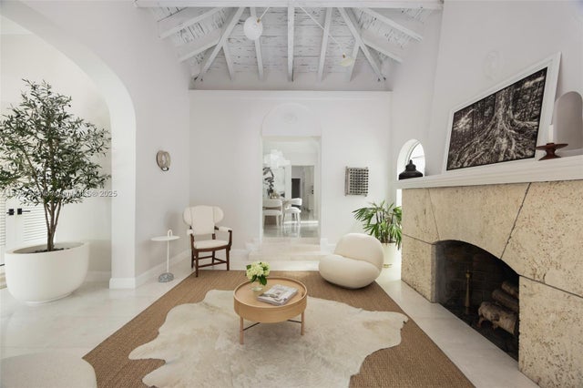 5 of 49 - 3845 Wood Ave, Coconut Grove, FL