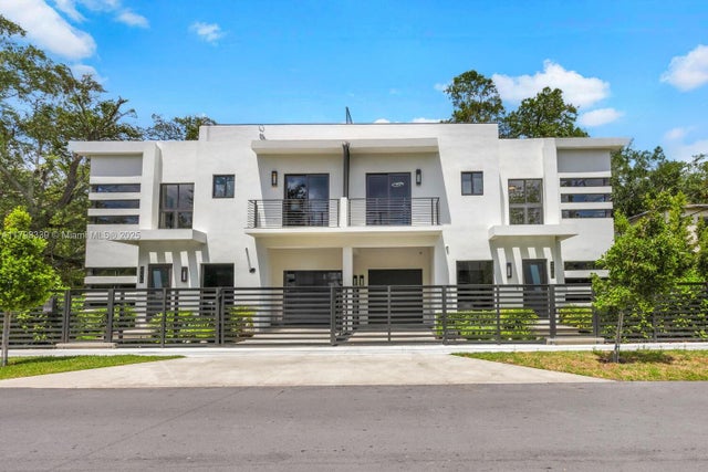 1 of 30 - 3224 Elizabeth St, Miami, FL