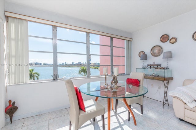 5 of 27 - 18555 Ne 14th Ave 612, Miami, FL