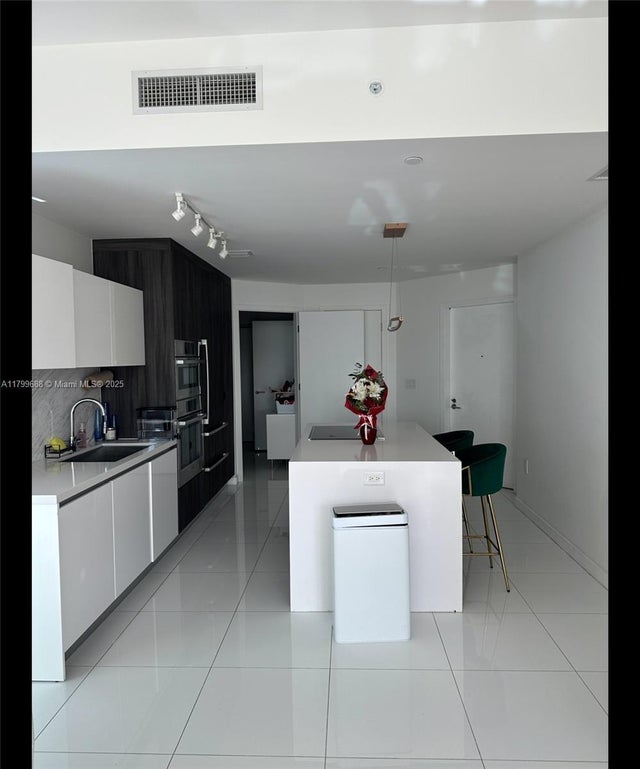 4 of 31 - 851 Ne 1st Ave 2208, Miami, FL