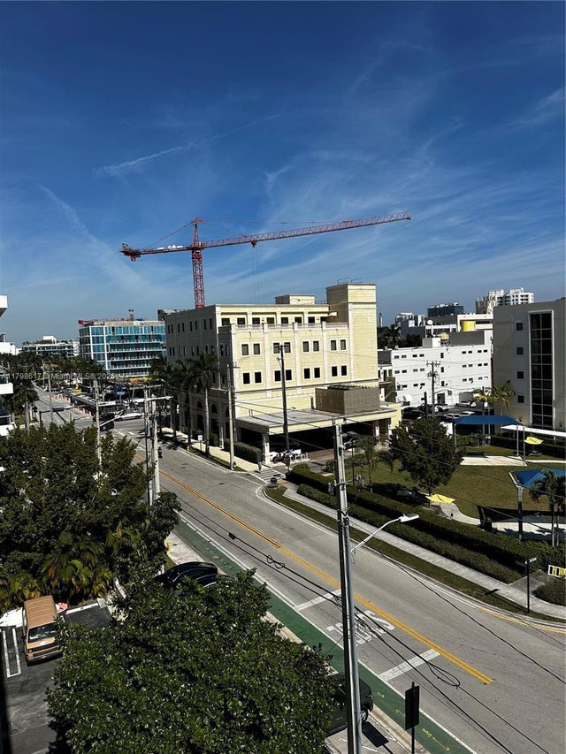 4 of 12 - 9500 W Bay Harbor Dr 6f, Bay Harbor Islands, FL