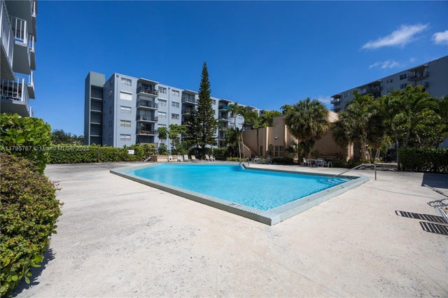 3 of 38 - 1470 Ne 125th Ter Ph9, North Miami, FL