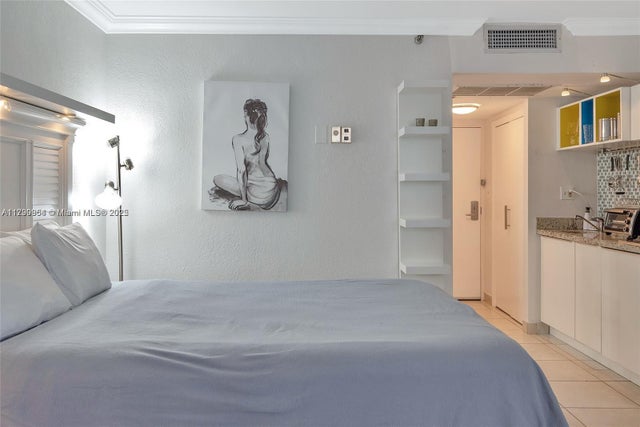 5 of 26 - 19201 Collins Ave 1001, Sunny Isles Beach, FL