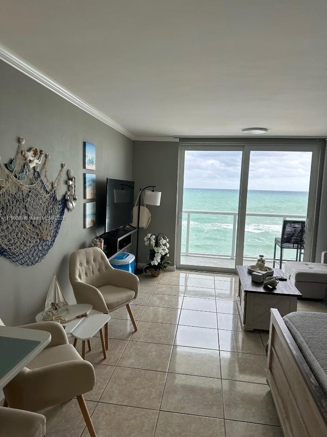 1 of 7 - 19201 Collins Ave 712, Sunny Isles Beach, FL