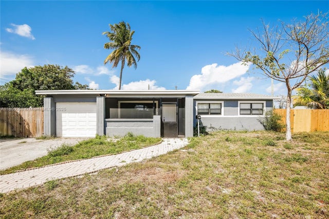 1 of 15 - 311 Nw 42nd St, Deerfield Beach, FL