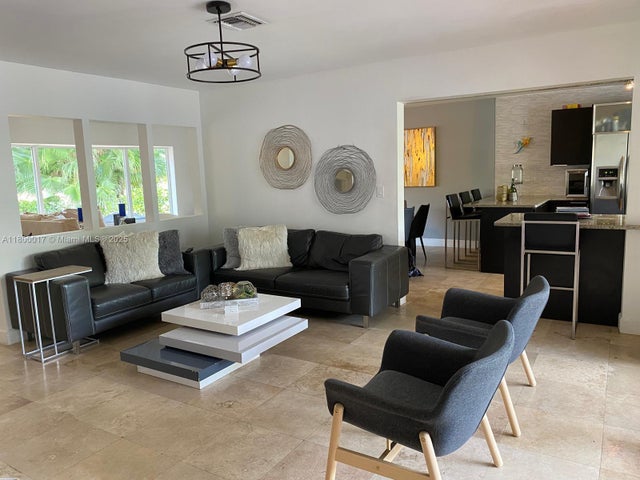 3 of 34 - 1103 Washington St, Hollywood, FL